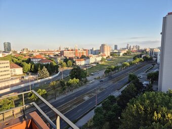 Prenájom 1 izbový byt , balkón Manhattan Račianska ul. - 5