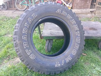 Pneu 235/75 r15 - 5