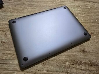 Macbook Pro 13 2022 s M2 procesorom 16gb ram a 512gb ssd dis - 5