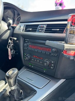 Predám BMW e91 320D - 5