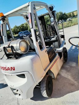 Plynový vysokozdvižný vozík NISSAN 2,5 T. 3500 mth - 5
