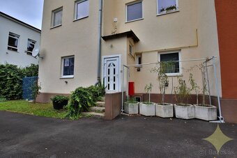 Na predaj 2-izbový byt so samostatným dvorom. - 5