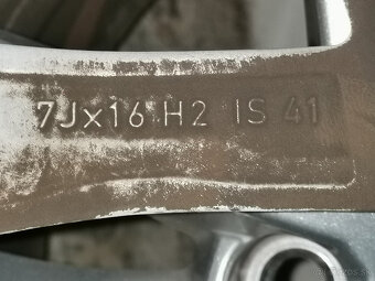 BMW 2 (U06) - originál 16" alu disky + letné pneu - 5