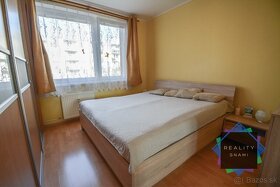 REZERVOVANÉ Predám priestranný 4 izbový byt priamo v Pezinku - 5