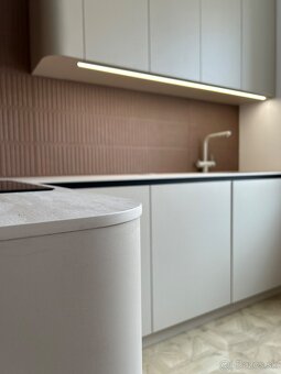 2i byt v centre Zvolena REALITKY NEKONTAKTOVAŤ - 5