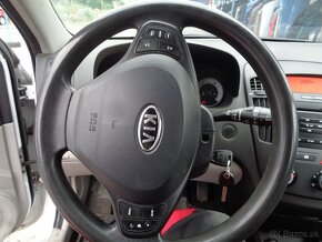 Kia ceed SW kombi, 1,6crdi rozpredám na náhradné diely - 5