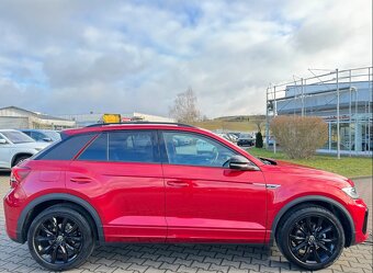 VW T-Roc R-Line 1,5TSi 110kW, 7000km vzáruke VW do 04/2029 - 5