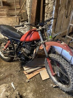 Suzuki dr500 - 5