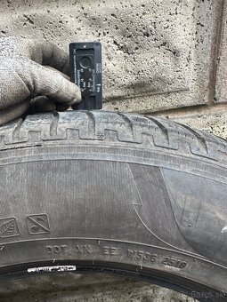 Predám pneumatiky 215x65 R17 - 5