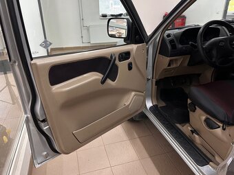 Nissan Terrano II 2.7 - 5