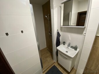 Ponúkame moderný byt pre 1 osobu - lokalita Podhájska - 5