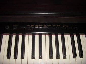 ROLAND HP-135 – Ideálna náhrada akustického klavíra - 5