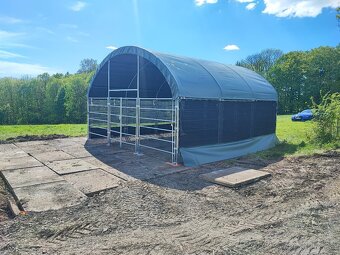 pristrešok pre kone 6x6m - 5