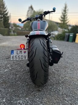 Triumph Speedmaster 900 Custom - 5