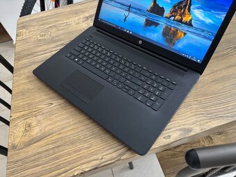 17.3"/Notebook/4GB RAM DDR4/1TB SSHD/AMD Radeon HD 2GB - 5