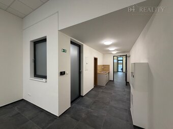 Komerčné priestory na prenájom 105 m2 + 2x parkovacie státie - 5