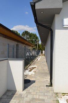 REZERVOVANÝ: skolaudovaný 4 izbový rodinný dom (B) na pozemk - 5
