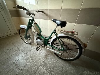 Stadion moped - 5