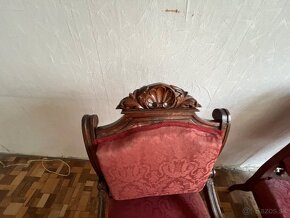 Predám - dve starožitné zámocké kreslá na foto. - 5