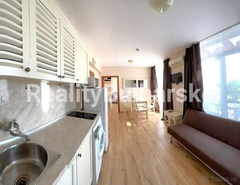Zařízený apartmán 2kk (53 m²) s výhledem na bazén DAWN PARK - 5