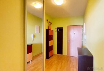 Priestranný 1-izb. byt vo Vajnoroch s gar. státím a pivnicou - 5