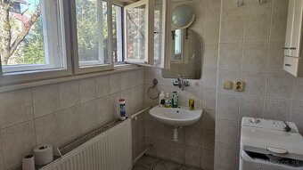 Rodinný dom na podnikanie v službách v obci Beluši -Rezervov - 5