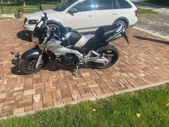 Suzuki gsr 600 - 5