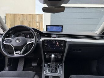 Volkswagen Passat Variant 2.0 TDI Elegance 4Motion DSG - 5