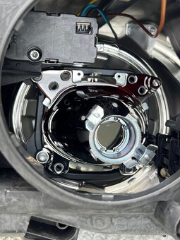 Predne svetlo vw touran - 5