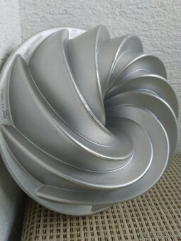 Forma na babovku RONDO, zn. Nordic Ware, Platinum Collection - 5