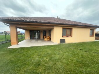 Rodinný dom snov v Košeci – priestranný bungalov s dvojgaráž - 5