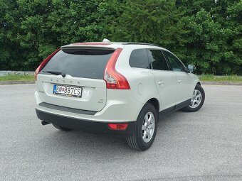 Volvo XC60 D5 AWD Momentum Geartronic - 5