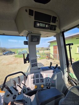 Traktor Claas Arion 640 - 5