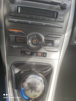 Predám Toyotu Auris 2,0D - 5