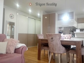 KOMÁRNO, Železničná - tehlový atypický 2,5 izbový byt - 5