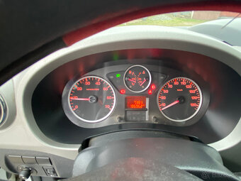 Peugeot Partner TEPEE OUTDOOR 1.6 HDi 68kw Manuál - 5