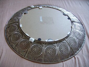 Veľké okrúhle strieborné kovové zrkadlo - 5