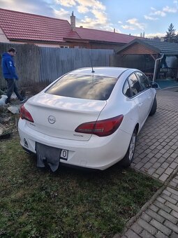 Opel Astra J SEDAN , benzín+ LPG - 5