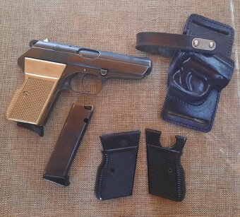 Samonabíjacia pištoľ CZ 70 - 5