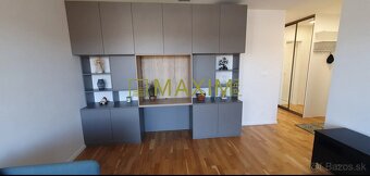 PREDAJ - 2- izbový byt s balkónom a parkovacím miestom v mes - 5