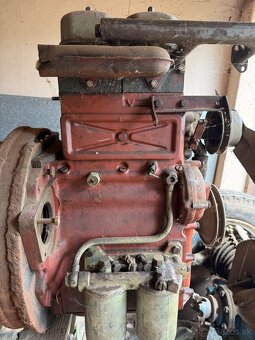 Predám motor Zetor (2-valec) s prevodovkou a prídavnou prevo - 5