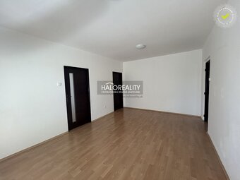 HALO reality - Prenájom, trojizbový byt Prievidza, Centrum - 5