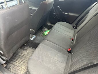 VOLKSWAGEN PASSAT r. 2005 - 5