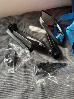Zrkadla  + plecniak +tachometer -22€ - 5