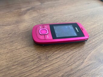 Nokia 2220s pink vysúvačka - 5