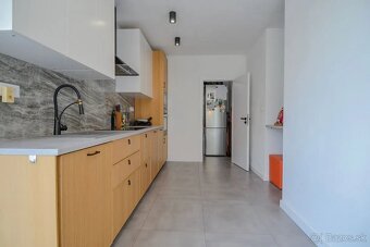 Novostav. rodinný dom s veľkým pozemkom,terasou a zariadením - 5