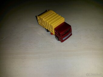 Matchbox SF REFUSE TRUCK - 5