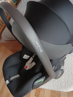 Cybex vajíčko a základňa - 5