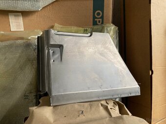 Uaz 469 zadný blatník - opravnú časť predám - 5