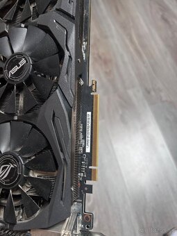 Asus ROG STRIX-GTX1080-8G-GAMING - 5